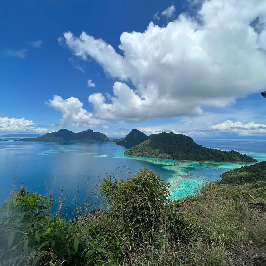 Bohey Dulang island lagoon view from hiking trail