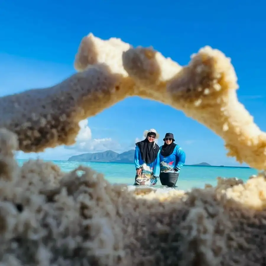Island hopping to Mataking and Timba-Timba islands