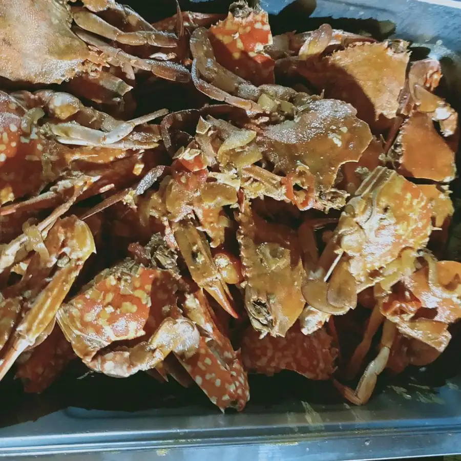 Fresh seafood buffet at Egang Egang Resort, Semporna